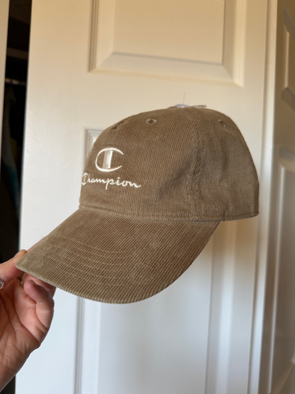 ✨NWT✨Champion Corduroy Baseball Hat
